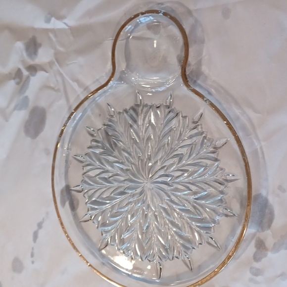 Vintage Jeanette Glass Snack Plate with Gold Trim, Feathers pattern - Picture 1 of 3